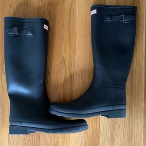 Hunter Matte Black Tall Adjustable Strap Rain Boots